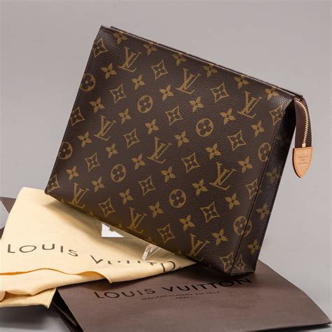 Louis Vuitton toiletry pouch 26